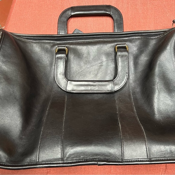 Elegant Black Leather Men's Bag